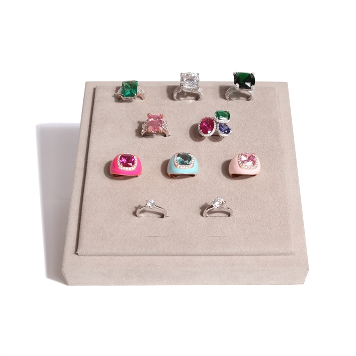 CHOOSE JEWELRY ITEMS FOR YOUR DISPLAY - multipli